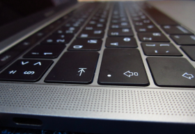 Судебная экспертиза появления неисправности в ноутбуке Apple MacBook Pro13